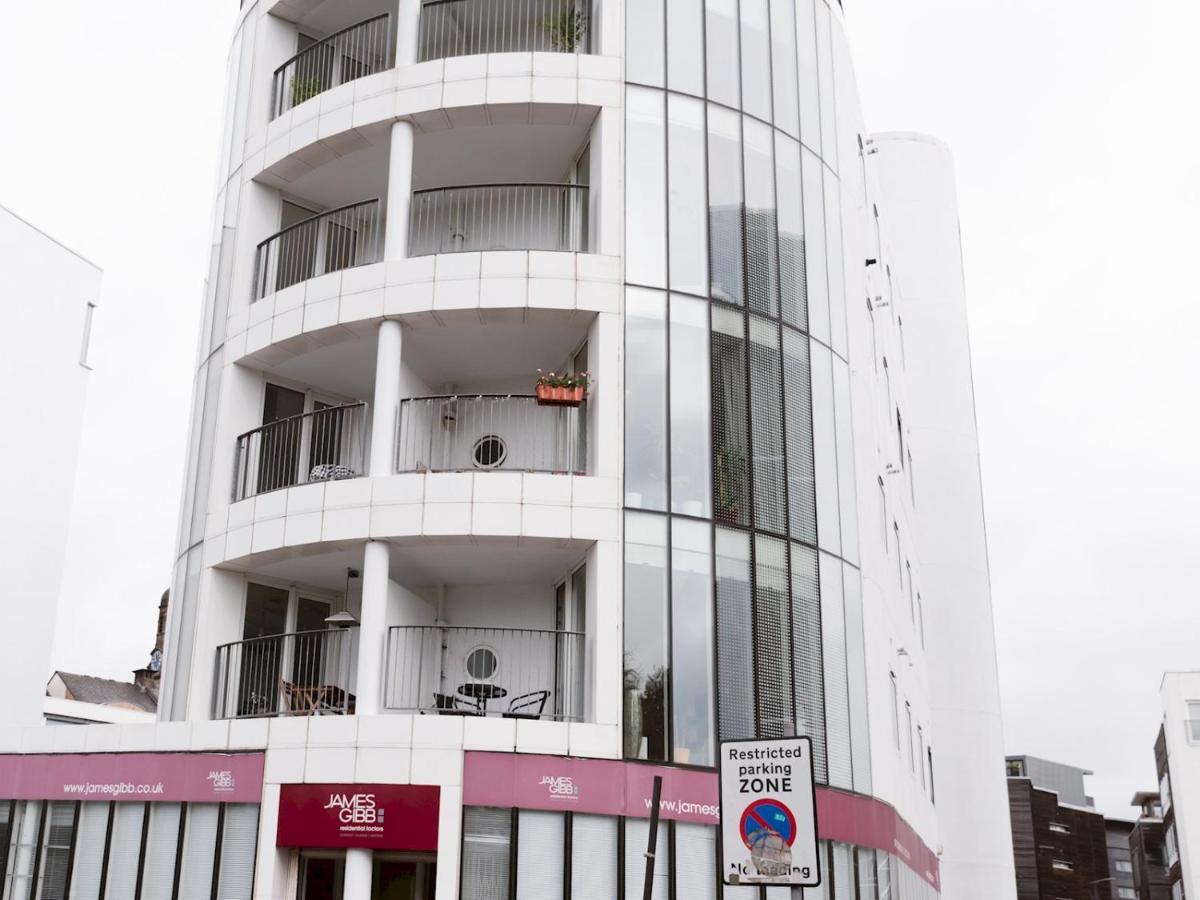 Pass The Keys Stylish 2Bed Rental Unit Glasgow Green المظهر الخارجي الصورة